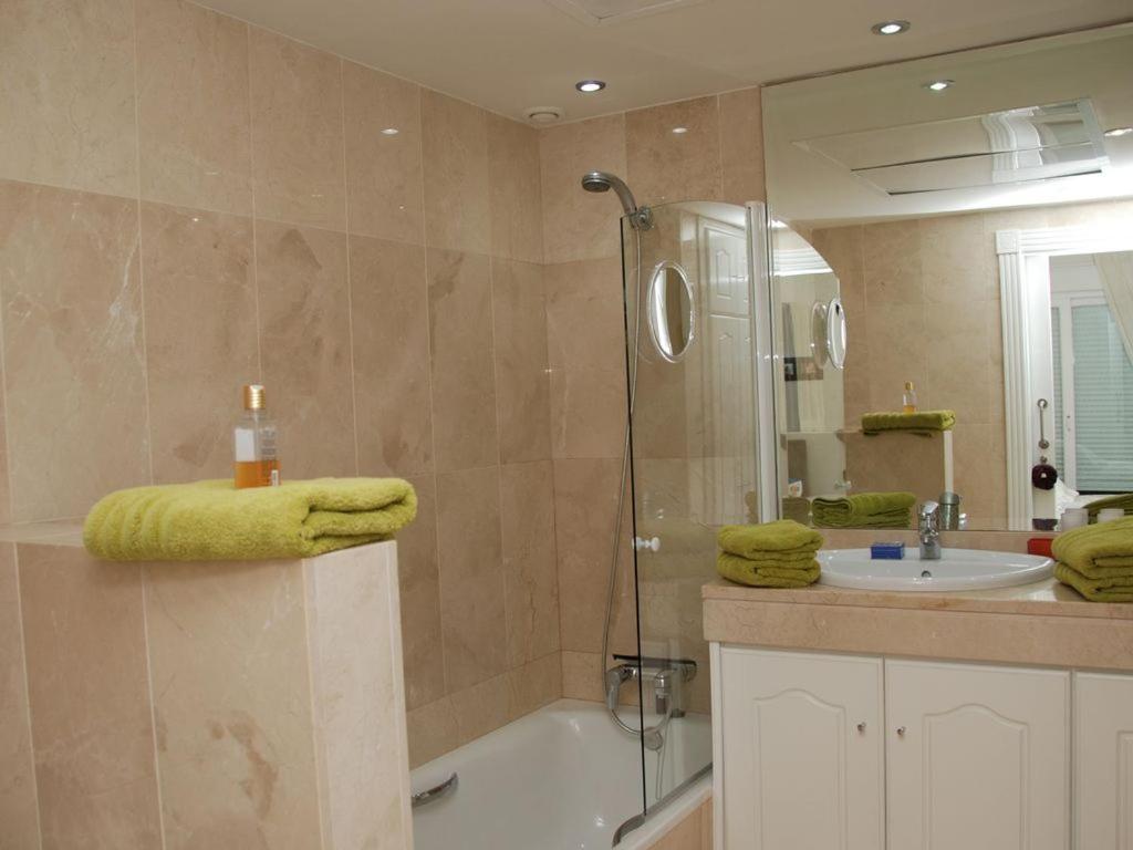 D12 Espectacular Y Moderno Apartamento En Primera Linea - Estepona - Sinfonia Del Mar Eksteriør bilde