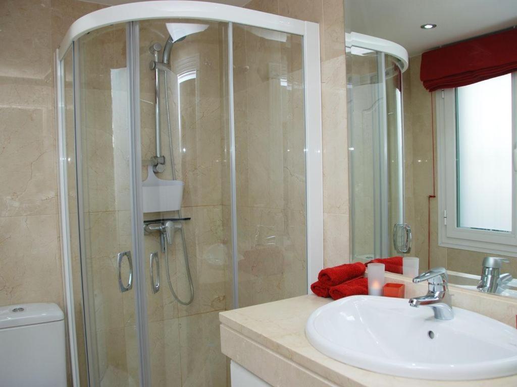 D12 Espectacular Y Moderno Apartamento En Primera Linea - Estepona - Sinfonia Del Mar Eksteriør bilde